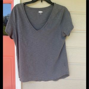 Old Navy womens v-neck tee. Great condition.